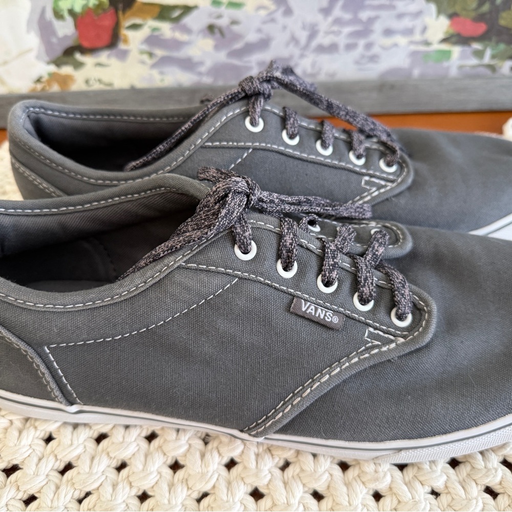 Vans Womens Size 10 Charcoal Gray Low Top Canvas Sneakers